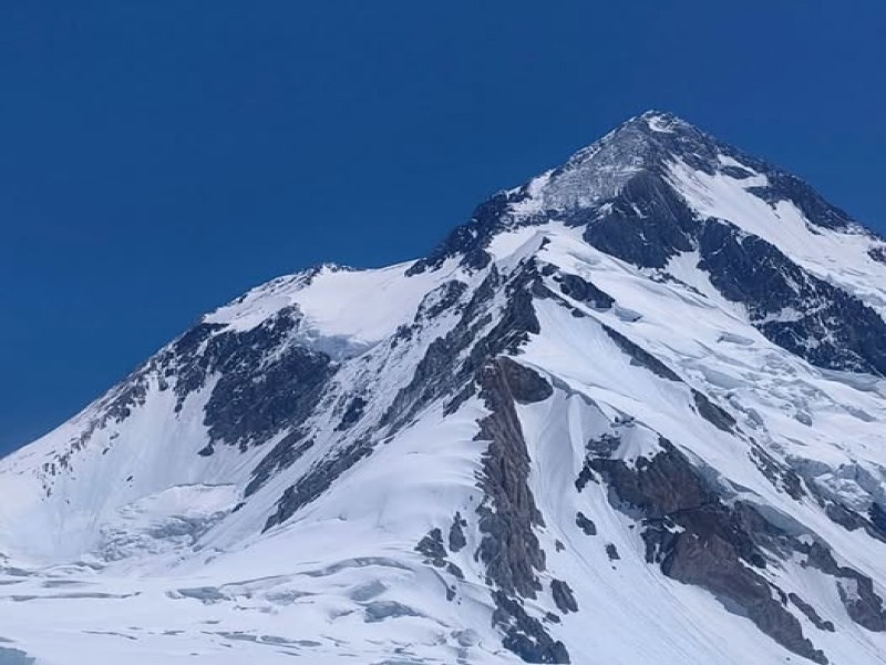 Marco Confortola, Pasang Ngima, and Lakpa Tasi Sherpa summit Gasherbrum I